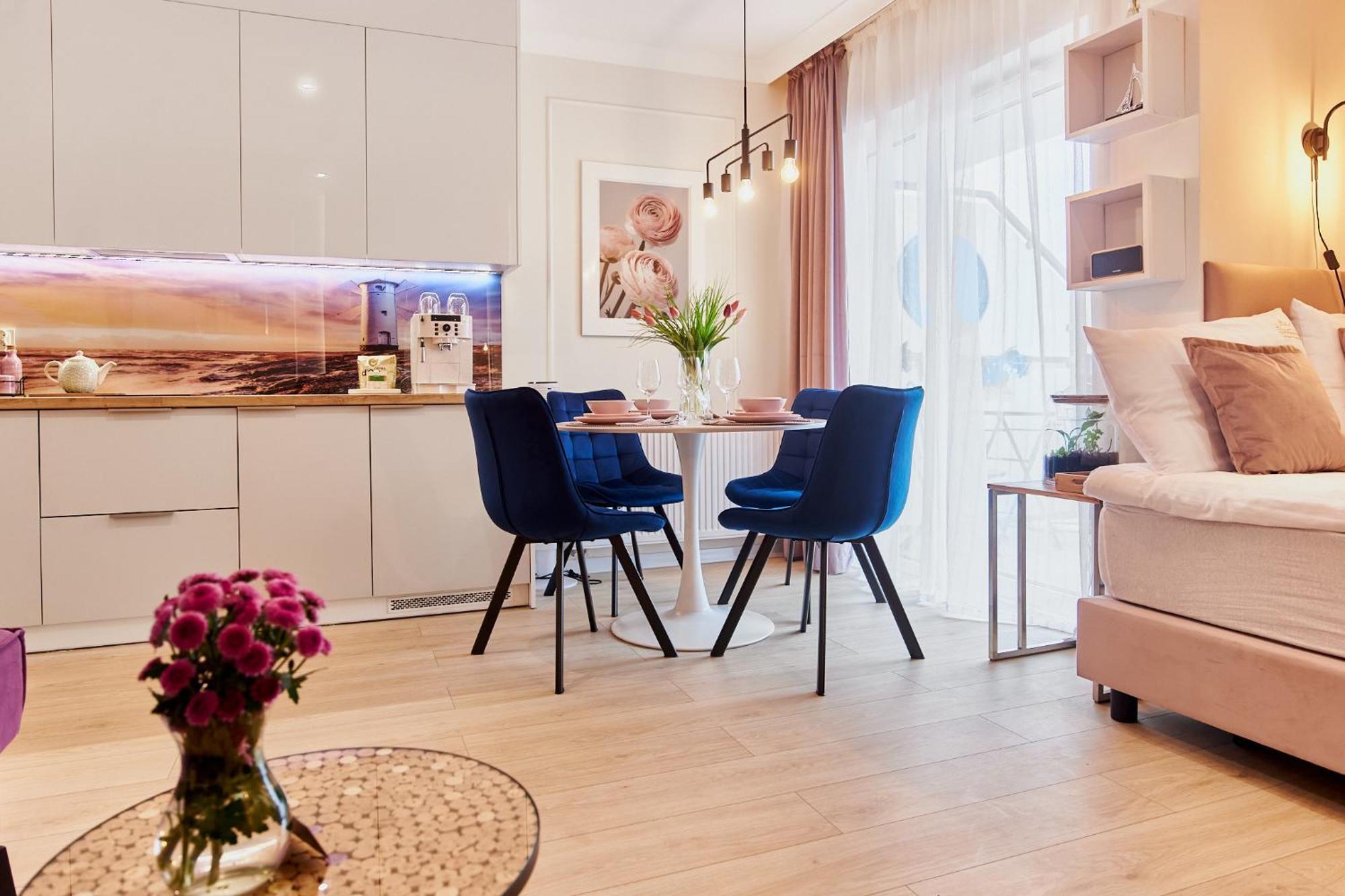 Golden Hour Apartments- Plac Slowianski 25 *